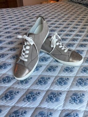 Gabor Lace Up Comfort Sneakers Size 6.5 Suede Metallic Beige Leather Casual Shoe